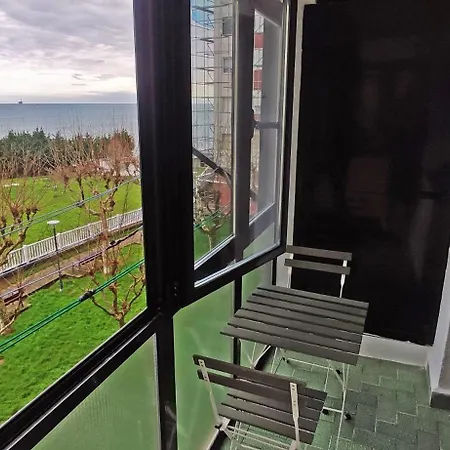 Vistas Al Mar, Acogedor, Completo. Cerca Del Centro Y Del Puerto. Apartament *