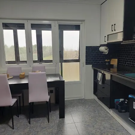 Vistas Al Mar, Acogedor, Completo. Cerca Del Centro Y Del Puerto. Apartamento Bermeo