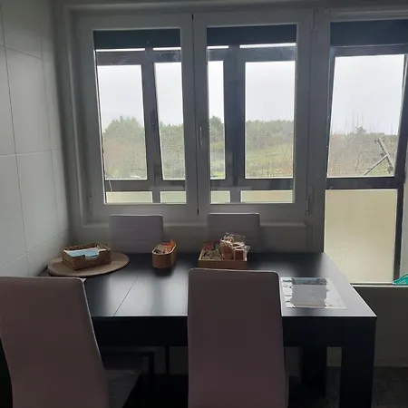 Vistas Al Mar, Acogedor, Completo. Cerca Del Centro Y Del Puerto. Apartament
