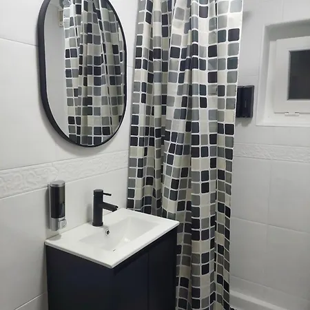 Vistas Al Mar, Acogedor, Completo. Cerca Del Centro Y Del Puerto. Apartamento *