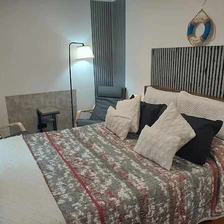 Vistas Al Mar, Acogedor, Completo. Cerca Del Centro Y Del Puerto. Apartamento *