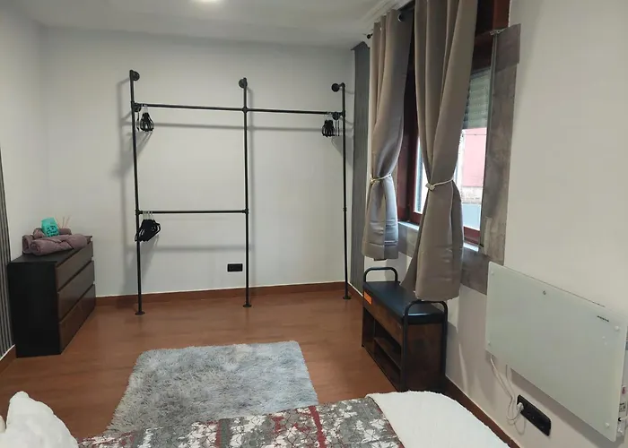 Vistas Al Mar, Acogedor, Completo. Cerca Del Centro Y Del Puerto.