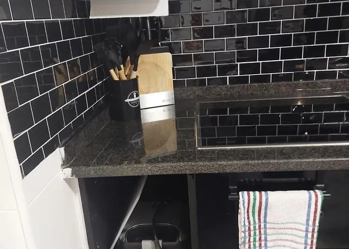 Vistas Al Mar, Acogedor, Completo. Cerca Del Centro Y Del Puerto.