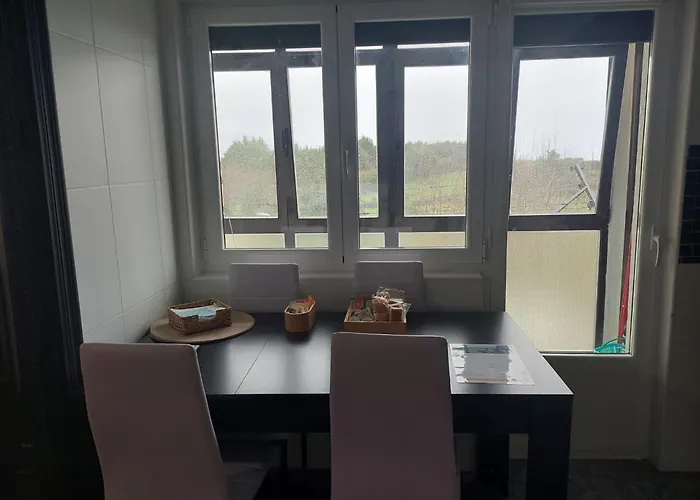 Vistas Al Mar, Acogedor, Completo. Cerca Del Centro Y Del Puerto. Appartamento