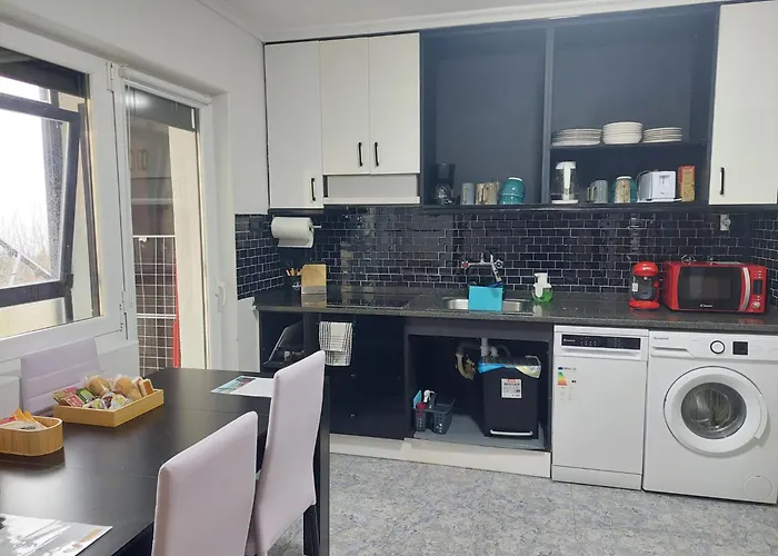 Vistas Al Mar, Acogedor, Completo. Cerca Del Centro Y Del Puerto. * Bermeo