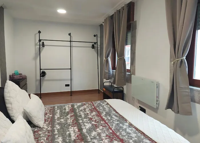 Vistas Al Mar, Acogedor, Completo. Cerca Del Centro Y Del Puerto.