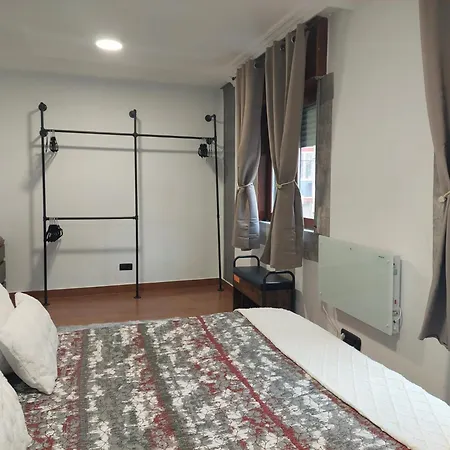 Vistas Al Mar, Acogedor, Completo. Cerca Del Centro Y Del Puerto.