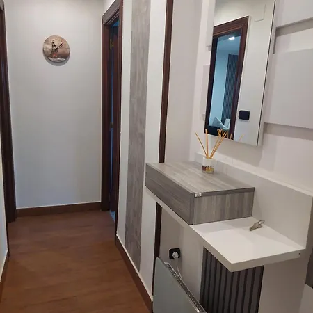 Vistas Al Mar, Acogedor, Completo. Cerca Del Centro Y Del Puerto. 贝梅奥