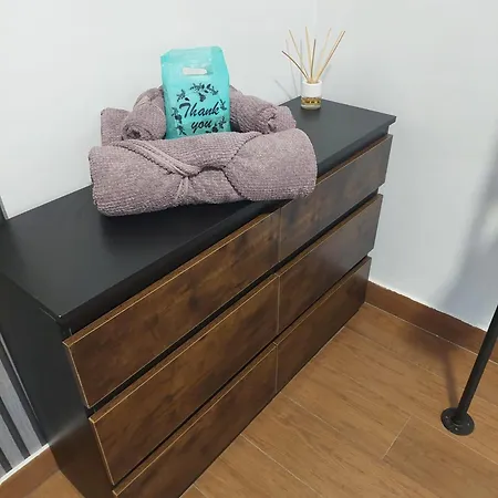 Vistas Al Mar, Acogedor, Completo. Cerca Del Centro Y Del Puerto. *